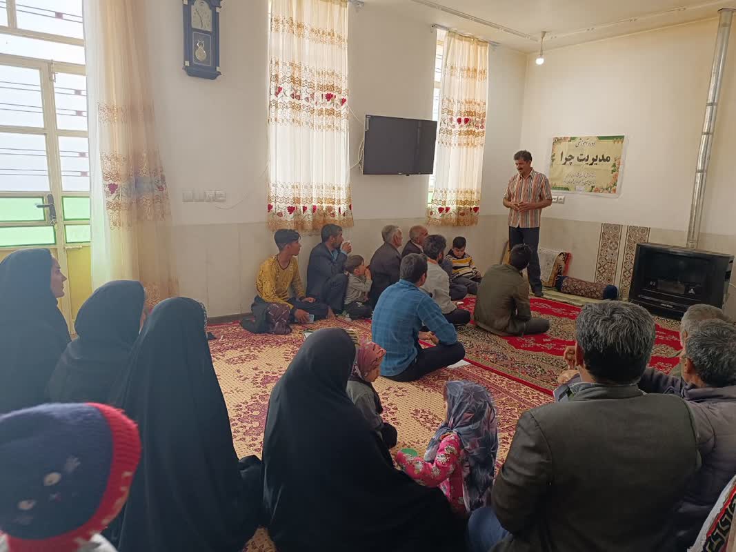 برگزاری دوره آموزشی مدیریت چرا در روستای قناتو از شهرستان خاتم