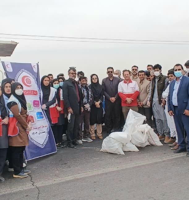 شرکت در پویش جمع آوری و پاکسازی زباله شهرستان هامون شرکت در پویش جمع آوری و پاکسازی زباله شهرستان هامون